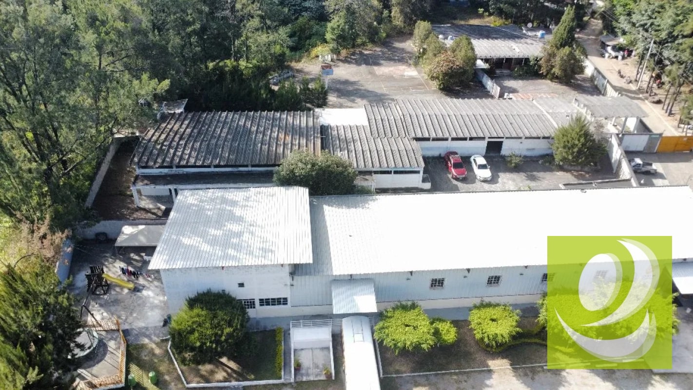 Rento edificio para uso comercial o industrial en San Cristóbal - 2