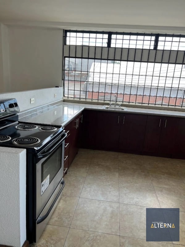 Bonito Apartamento en Renta en Zona 10 - 5