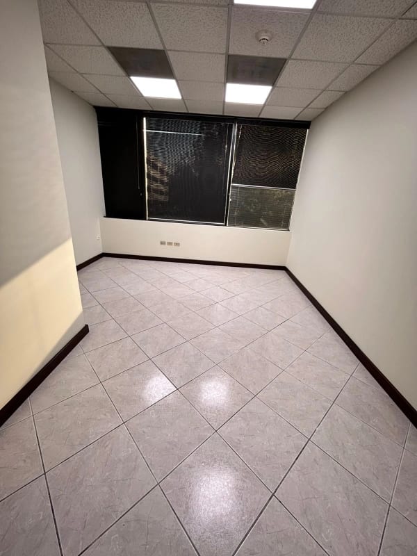 Oficina en renta Edificio Europlaza zona 14 — Oficina en Alquiler en Zona 14, Guatemala, Ciudad — foto 8 de 14