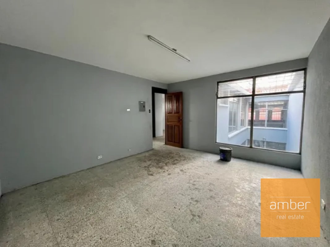 Local en Calle Martí, zona 2 - 3