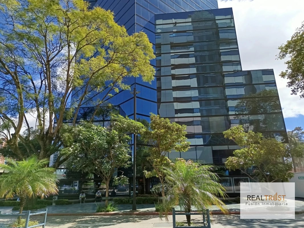 OFICINAS EN ALQUILER EN EL CORAZÓN DE ZONA 10 - 7