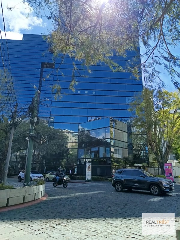 OFICINAS EN ALQUILER EN EL CORAZÓN DE ZONA 10 - 1