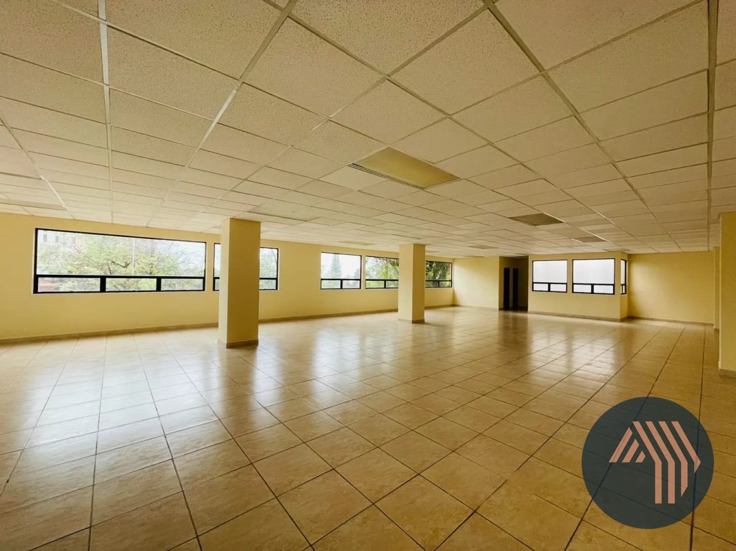 ALQUILER DE CÉNTRICAS OFICINAS - EDIFICIO CONDESA, ZONA 13 - 1