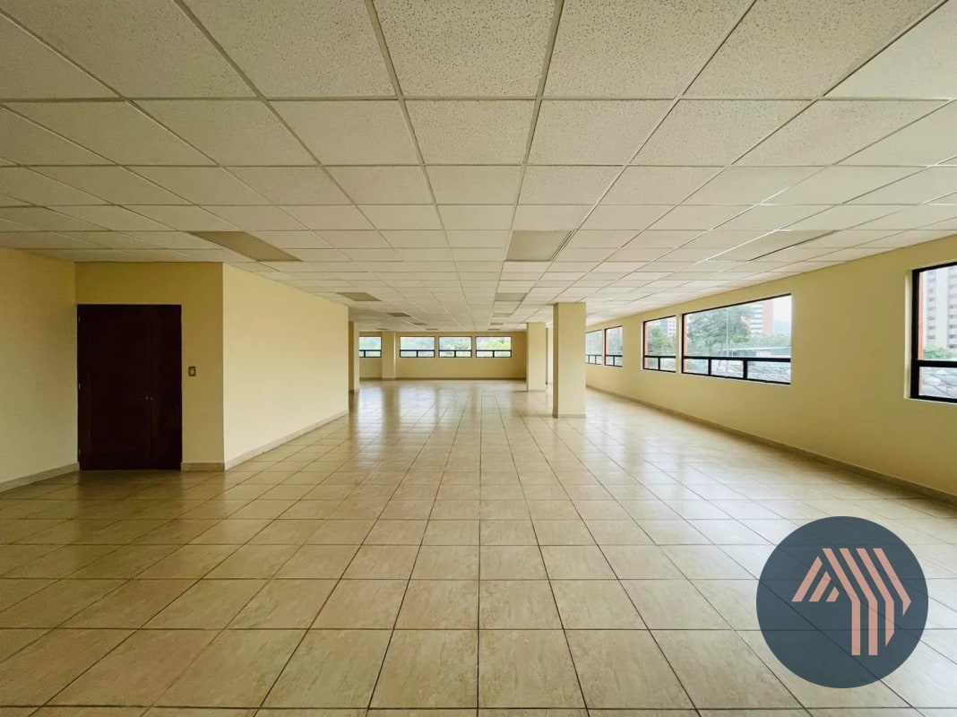 ALQUILER DE CÉNTRICAS OFICINAS - EDIFICIO CONDESA, ZONA 13 - 2
