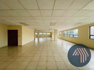 ALQUILER DE CÉNTRICAS OFICINAS - EDIFICIO CONDESA, ZONA 13 — Oficina en Alquiler en Zona 13, Guatemala, Ciudad — miniatura 3 de 10