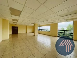ALQUILER DE CÉNTRICAS OFICINAS - EDIFICIO CONDESA, ZONA 13 — Oficina en Alquiler en Zona 13, Guatemala, Ciudad — miniatura 6 de 10