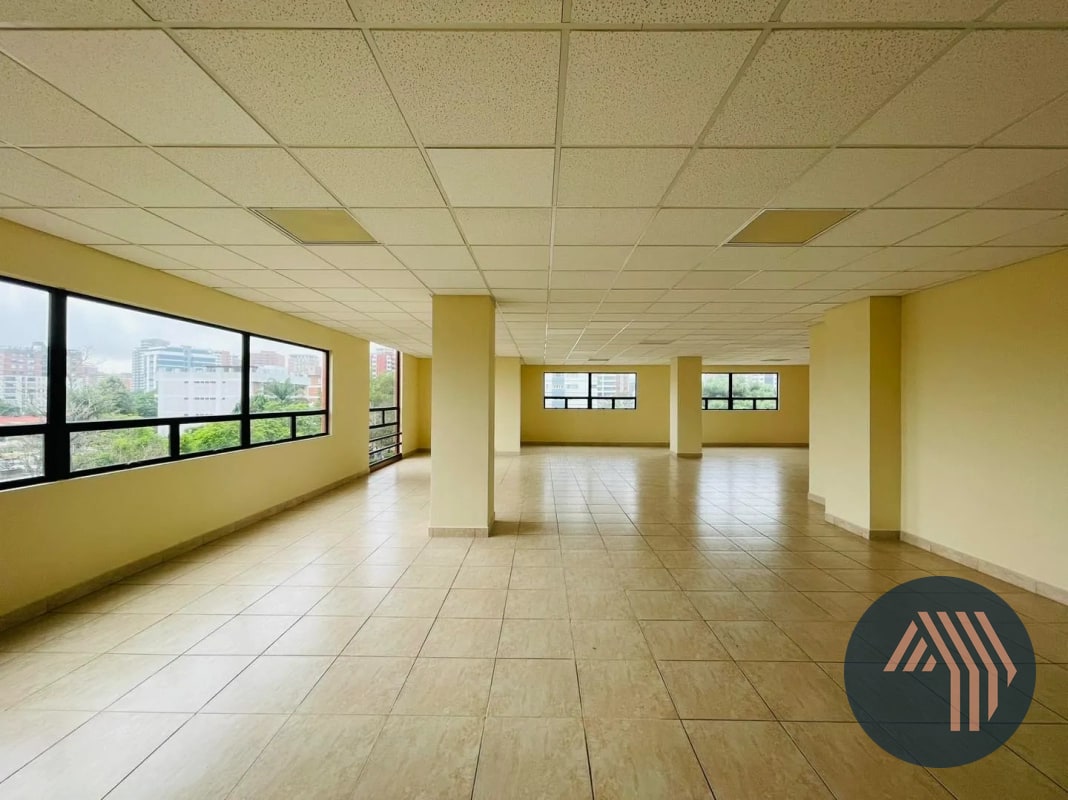 ALQUILER DE CÉNTRICAS OFICINAS - EDIFICIO CONDESA, ZONA 13 - 6