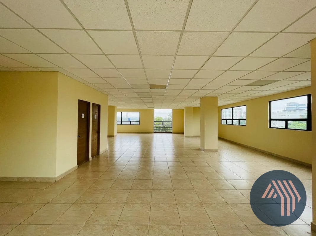 ALQUILER DE CÉNTRICAS OFICINAS - EDIFICIO CONDESA, ZONA 13 - 9
