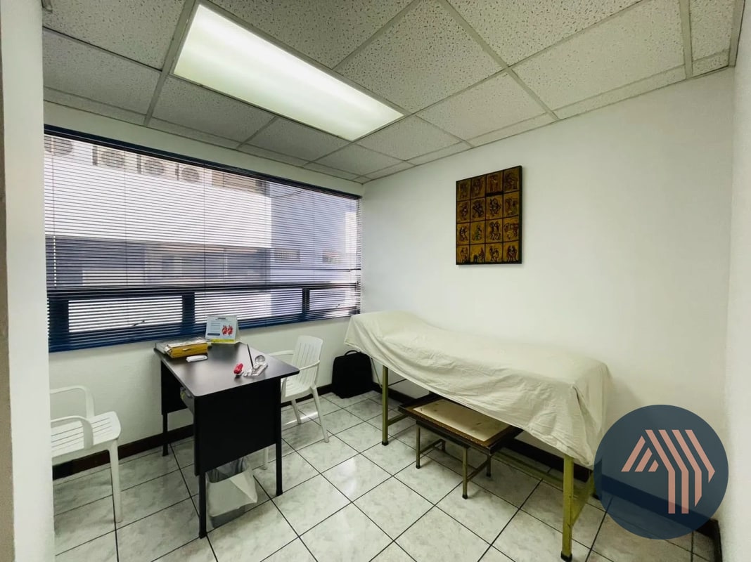 ALQUILER DE CLINICA AMUEBLADA - SANTA CLARA, ZONA 10 - 4