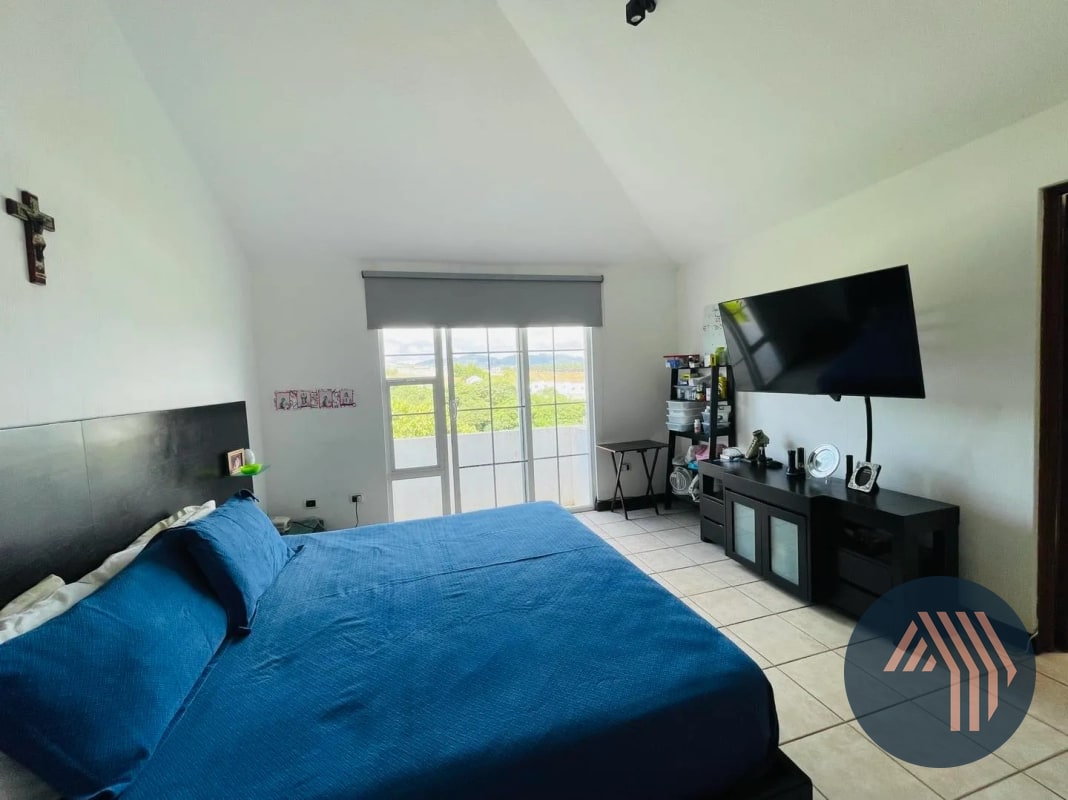 VENTA DE AMPLIA CASA - ALTA VISTA CLUB, SAN JOSÉ PINULA - 10