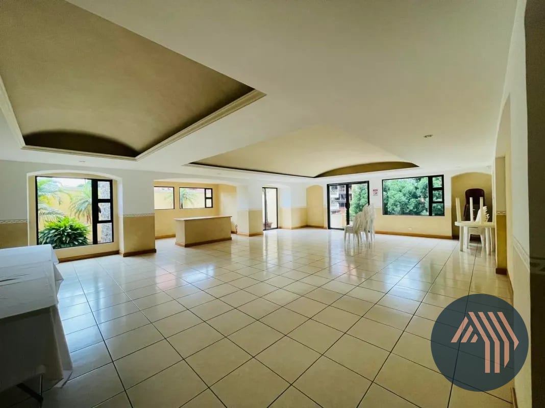 ALQUILER DE AMPLIO APTO. AMUEBLADO - TORRE CASTELAR, ZONA 10 — Apartamento en Alquiler en Torre Castelar, Zona 10, Guatemala, Ciudad — foto 10 de 10