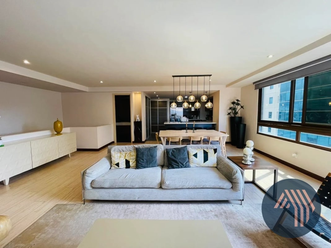 VENTA DE AMPLIO APARTAMENTO DE 2 NIVELES - VEINTI4, ZONA 10 - 13