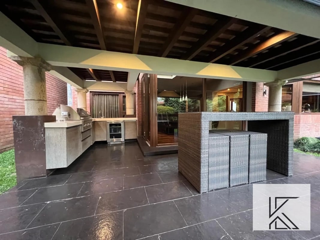 Elegante casa en venta en el Condominio Las Luces, CAES - 1