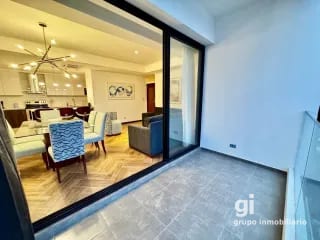 Apartamento amueblado 3 dormitorios y cuarto de servicios, zona 10 — Apartamento en Alquiler en Zona 10, Guatemala, Ciudad — miniatura 10 de 14