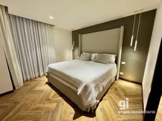 Apartamento amueblado 3 dormitorios y cuarto de servicios, zona 10 — Apartamento en Alquiler en Zona 10, Guatemala, Ciudad — miniatura 3 de 14
