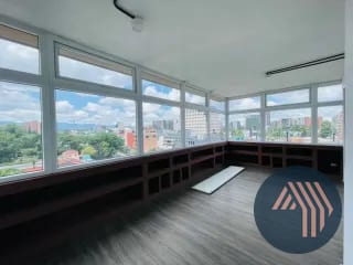 ALQUILER DE CÉNTRICAS OFICINAS DESDE 80MT2 - PLAZA MARÍTIMA, ZONA 10 — Oficina en Alquiler en Zona 10, Guatemala, Ciudad — miniatura 7 de 10