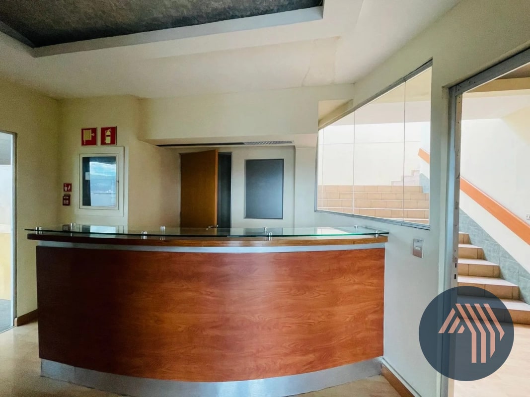 ALQUILER DE AMPLIA OFICINA PENTHOUSE 829MT2 - MURANO, ZONA 10 - 16
