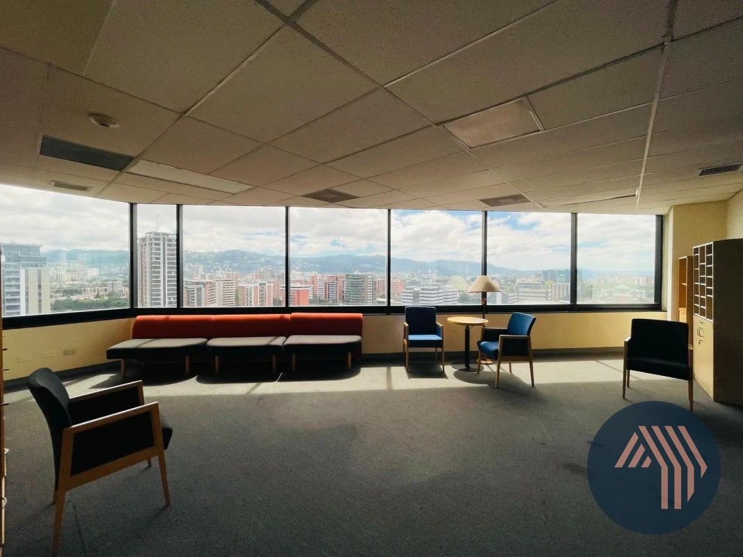 ALQUILER DE AMPLIA OFICINA PENTHOUSE 829MT2 - MURANO, ZONA 10 - 11