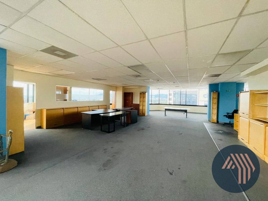 ALQUILER DE AMPLIA OFICINA PENTHOUSE 829MT2 - MURANO, ZONA 10 - 10