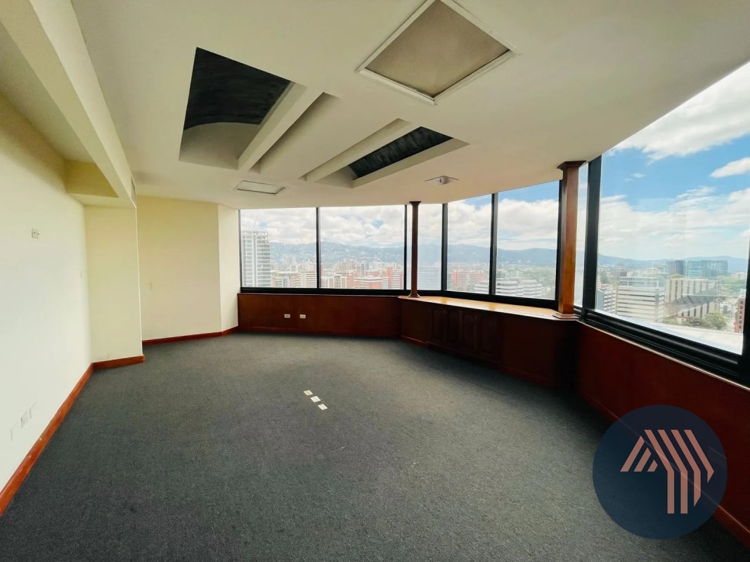 ALQUILER DE AMPLIA OFICINA PENTHOUSE 829MT2 - MURANO, ZONA 10 - 1