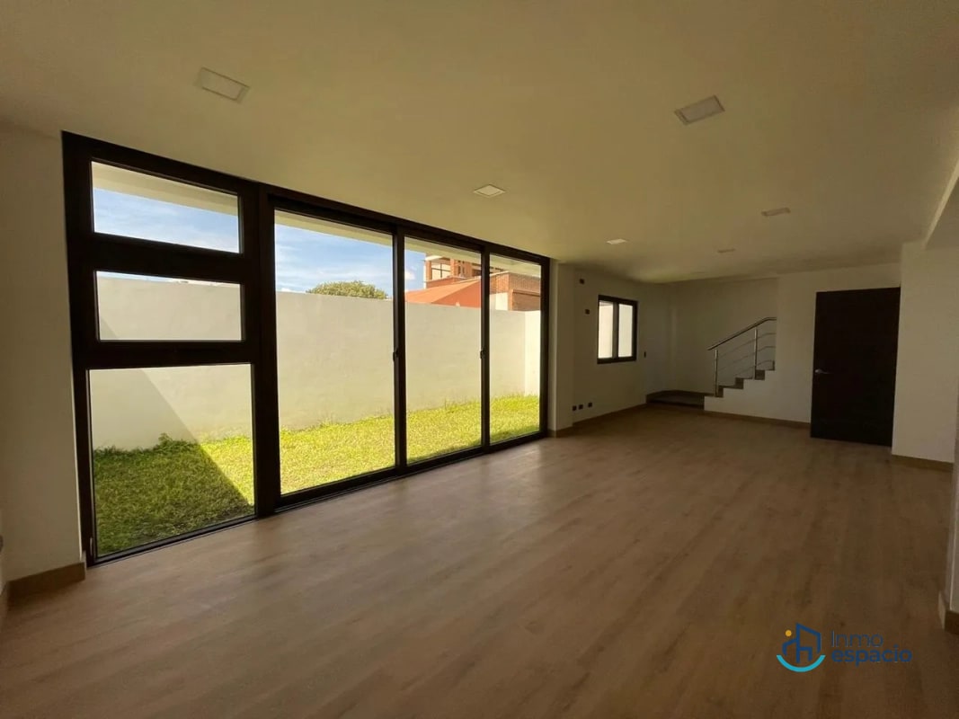 Casa Nueva en Venta, zona 15 - 1