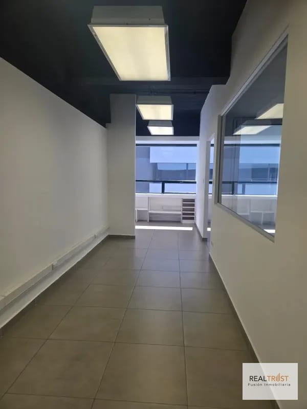 OFICINA EN RENTA ZONA 10 — Oficina en Alquiler en Zona 10, Guatemala, Ciudad — foto 1 de 7