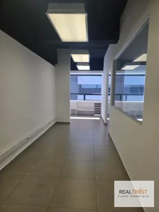OFICINA EN RENTA ZONA 10 — Oficina en Alquiler en Zona 10, Guatemala, Ciudad — miniatura 1 de 7