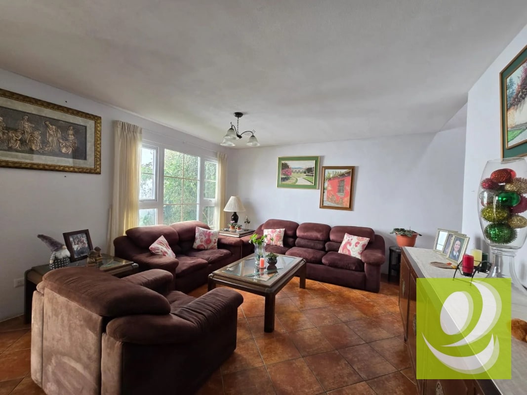 EN VENTA CASA EN JARDINES DE ARRAZOLA CERCA DE LA U - 2