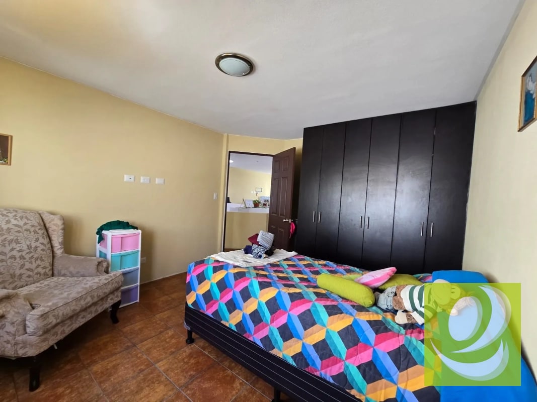 EN VENTA CASA EN JARDINES DE ARRAZOLA CERCA DE LA U - 7