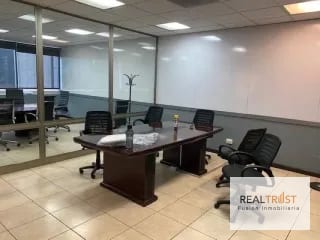 OFICINA EN RENTA EDIFICIO DUBAI CENTER ZONA 10 — Oficina en Alquiler en Zona 10, Guatemala, Ciudad — miniatura 3 de 7