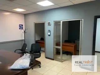 OFICINA EN RENTA EDIFICIO DUBAI CENTER ZONA 10 — Oficina en Alquiler en Zona 10, Guatemala, Ciudad — miniatura 2 de 7