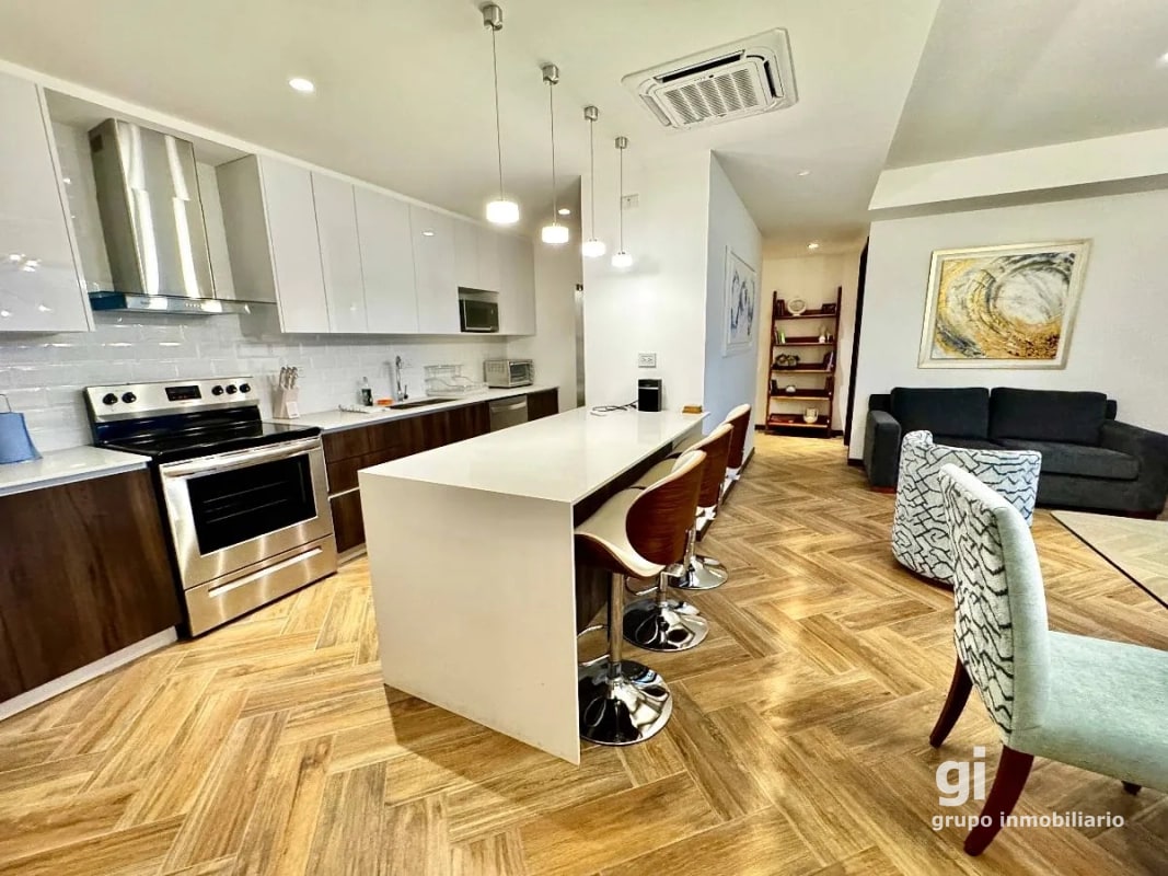 Apartamento en venta amueblado 3 dormitorios y cuarto de servicios, zona 10 - 1
