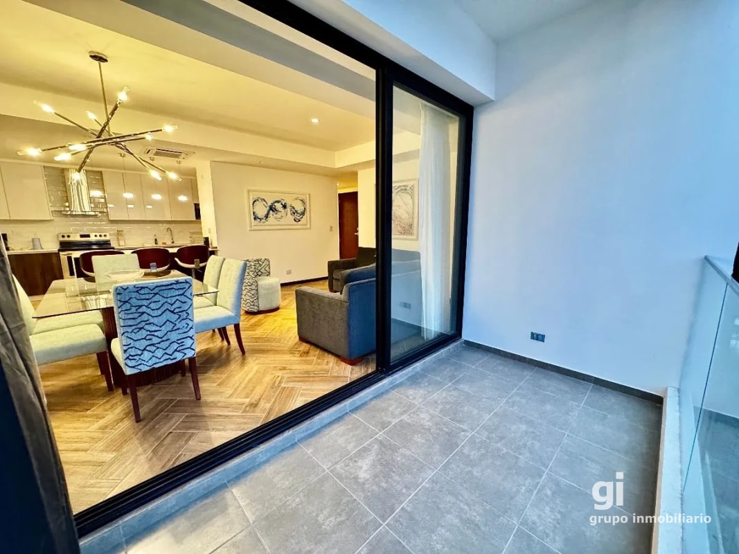 Apartamento en venta amueblado 3 dormitorios y cuarto de servicios, zona 10 - 11