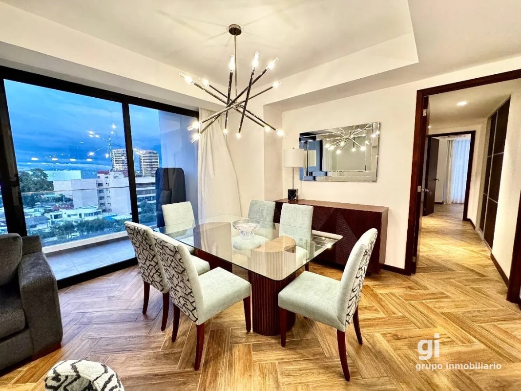 Apartamento en venta amueblado 3 dormitorios y cuarto de servicios, zona 10 - 9