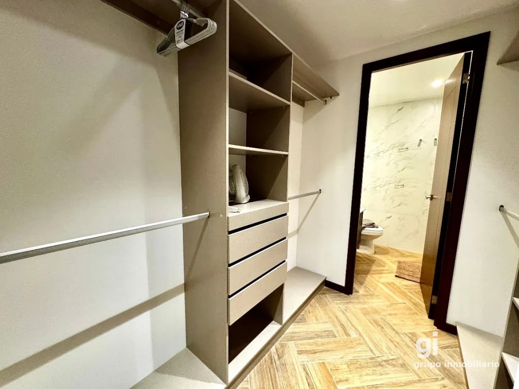 Apartamento en venta amueblado 3 dormitorios y cuarto de servicios, zona 10 - 4