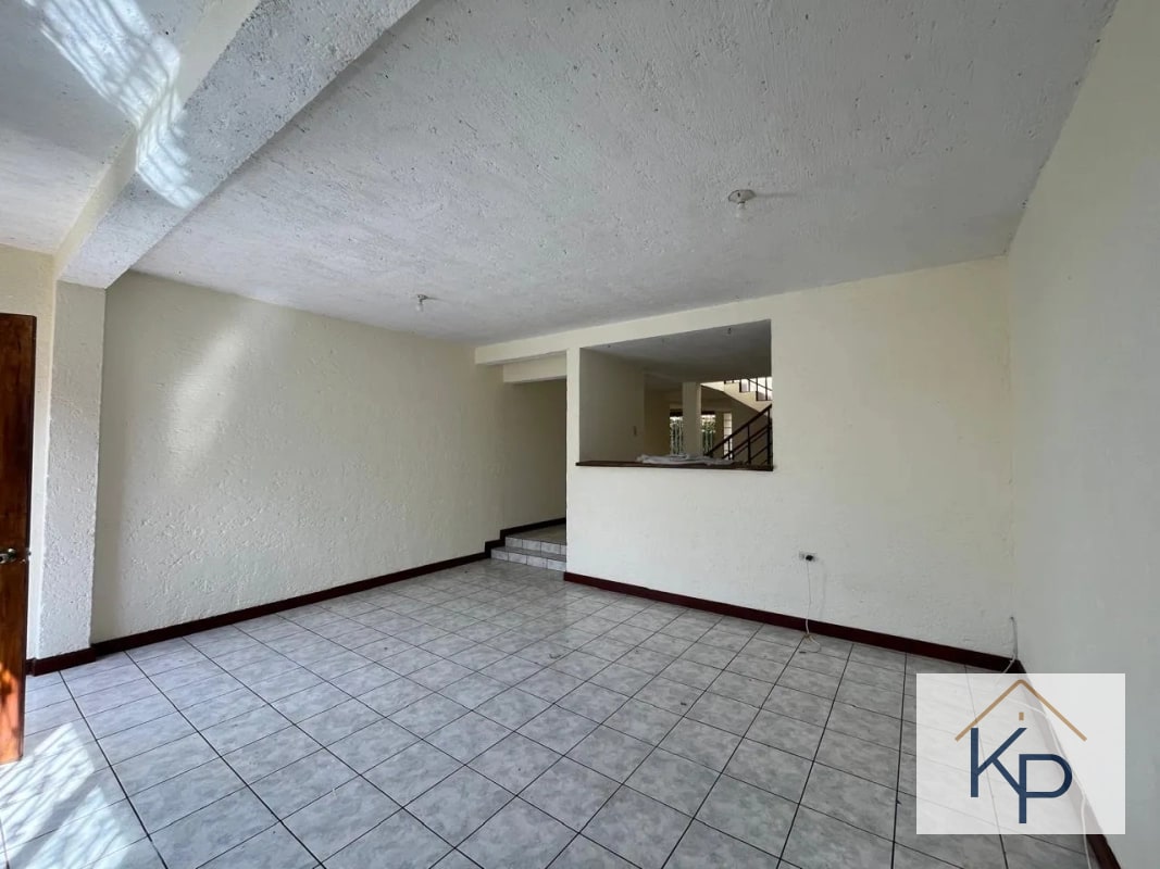 Amplia casa en venta en condominio Km 19 a San José Pinula - 16