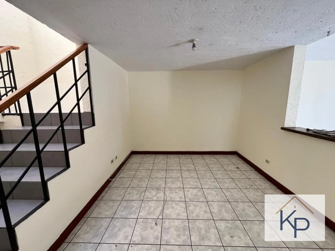 Amplia casa en venta en condominio Km 19 a San José Pinula - 15