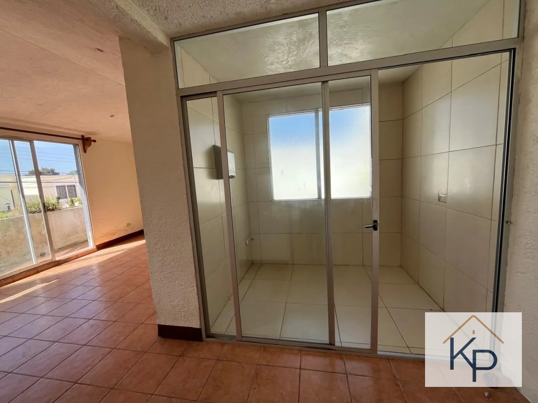 Amplia casa en venta en condominio Km 19 a San José Pinula - 5