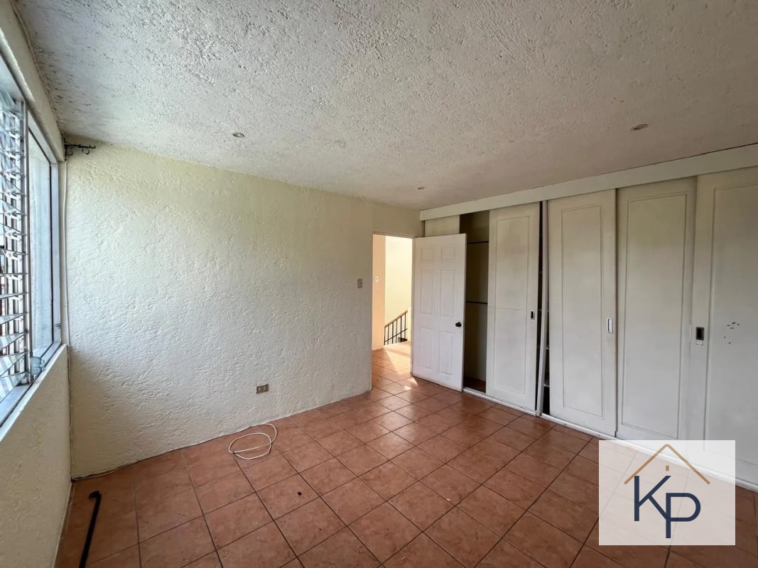 Amplia casa en venta en condominio Km 19 a San José Pinula - 4