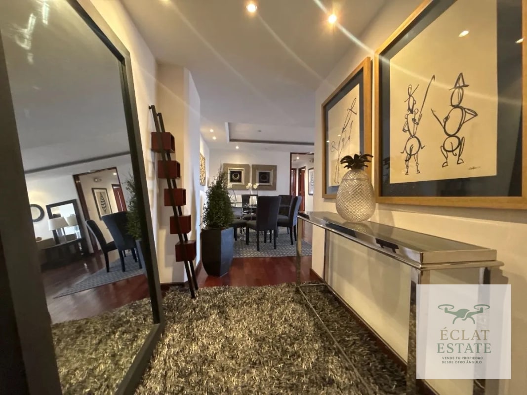 Apartamento en Tiffany Zona 10 en Venta | 2 Habitaciones Amueblado - 2