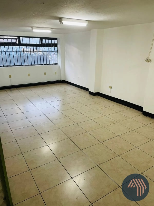 ALQUILER DE EDIFICIO EN EXCELENTE ÁREA COMERCIAL - ZONA 05 — Edificio en Alquiler en Zona 5, Guatemala, Ciudad — foto 3 de 6