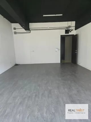 ALQUILO OFICINA EN DESING CENTER ZONA 10 — Oficina en Alquiler en Zona 10, Guatemala, Ciudad — miniatura 9 de 9