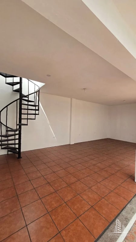 Casa en alquiler para oficina, comercio o bodega, Zona 10 - 8