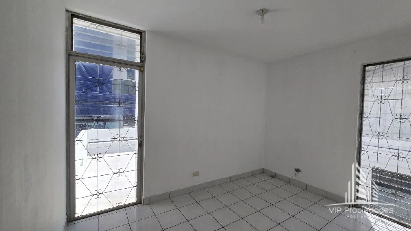 Casa en alquiler para oficina, comercio o bodega, Zona 10 - 6