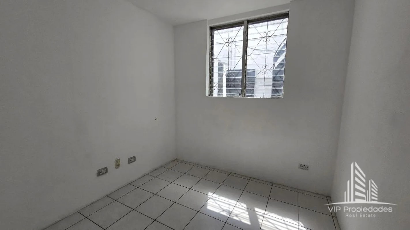 Casa en alquiler para oficina, comercio o bodega, Zona 10 - 3