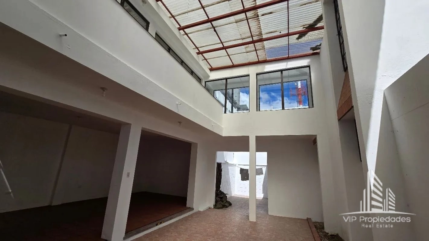 Casa en alquiler para oficina, comercio o bodega, Zona 10 - 2