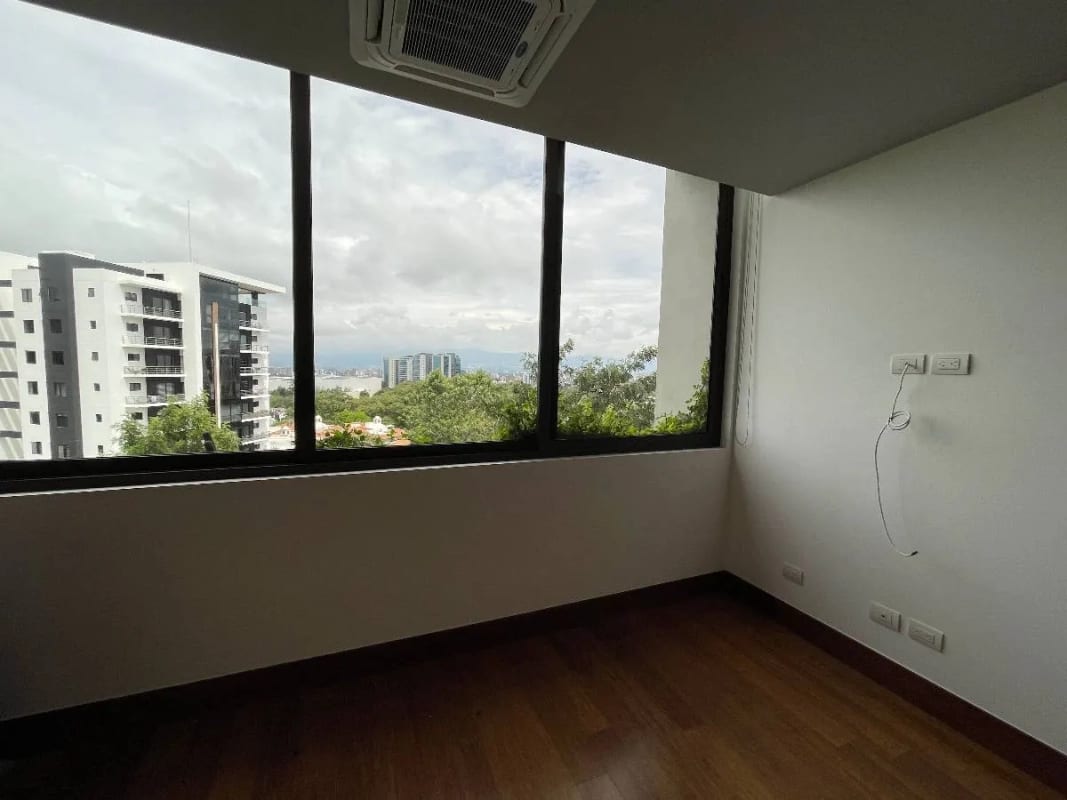 APARTAMENTO RENTA ZONA 15 VH2, DE 3 DORMITORIOS Y DORMITORIO DE SERVICIO — Apartamento en Alquiler en Zona 15, Guatemala, Ciudad — foto 7 de 10