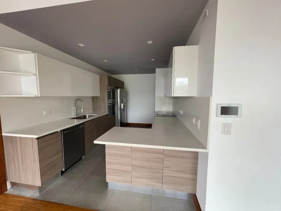 APARTAMENTO RENTA ZONA 15 VH2, DE 3 DORMITORIOS Y DORMITORIO DE SERVICIO — Apartamento en Alquiler en Zona 15, Guatemala, Ciudad — foto 2 de 10