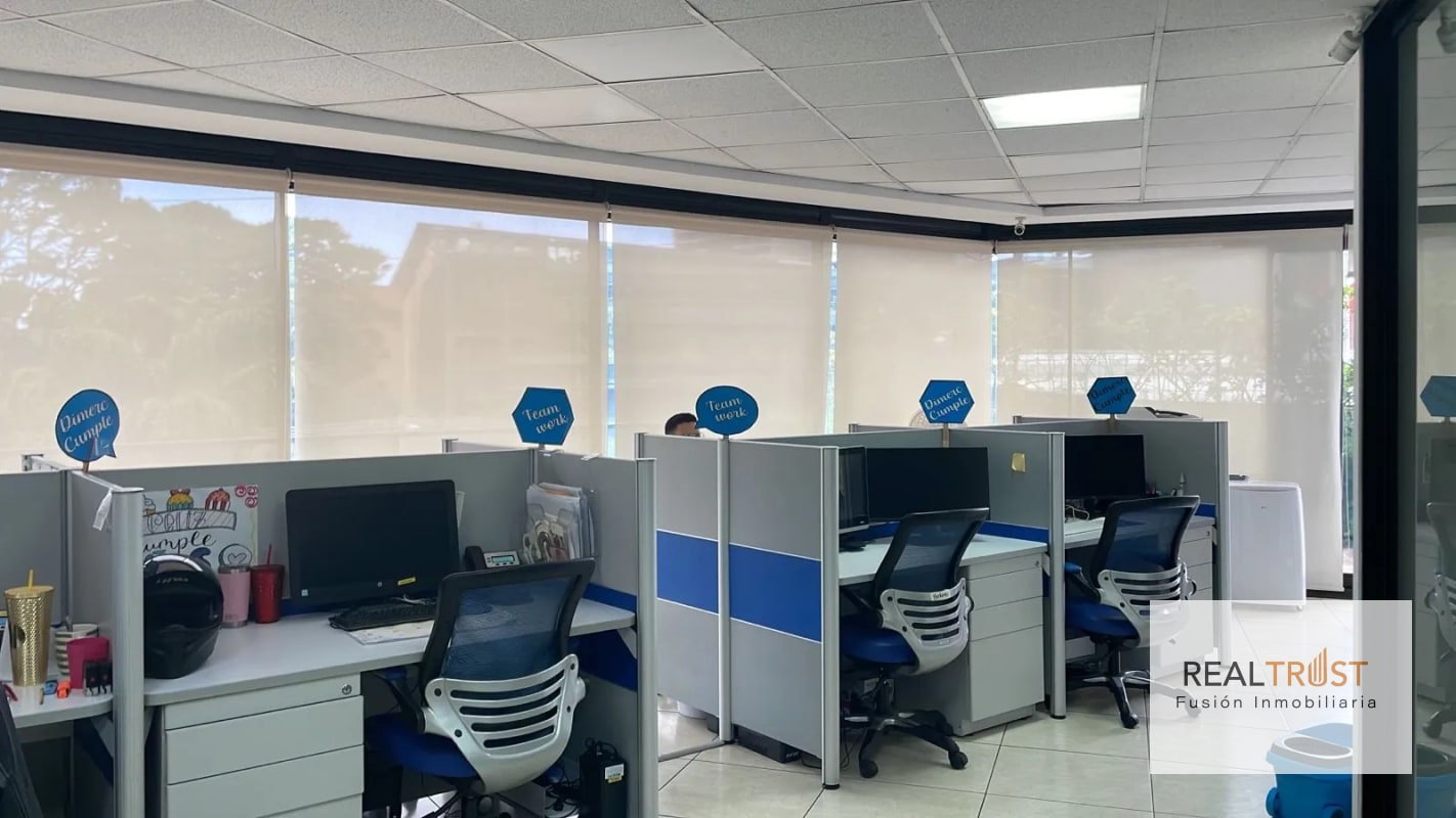 OFICINA EN RENTA DESIGN CENTER ZONA 10 - 1