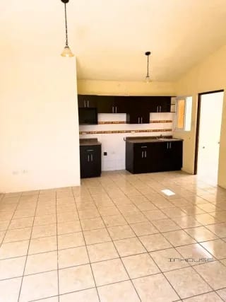 CASA EN VENTA ARRAZOLA 2 IDEAL PARA INVERSIONISTAS — Casa en Venta en Carretera a El Salvador, Guatemala, Ciudad — miniatura 10 de 12